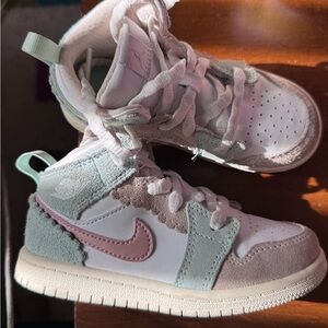 Kids High-Top Jordan’s Nike Sneakers - White, Pink, pastel Teal